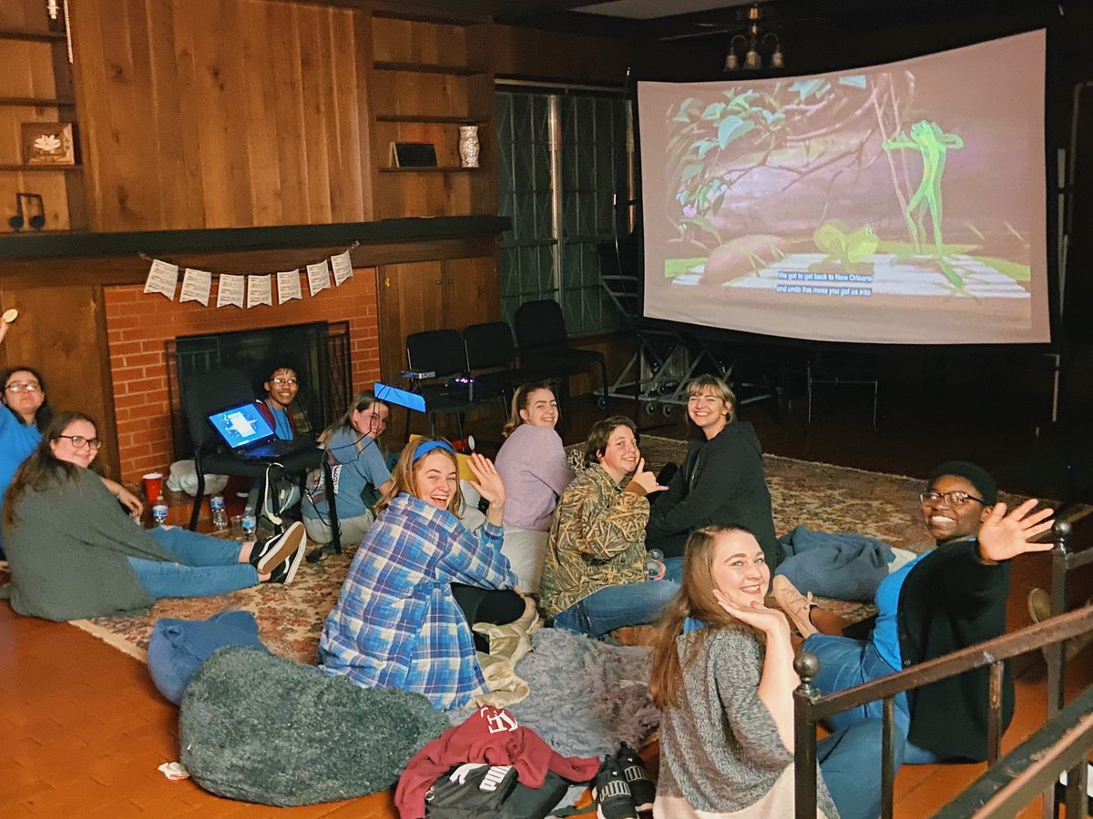 sfamuphiepsilon's tweet photo. First rush event success! We had so much fun at our cozy little movie / game night! We watched Princess and the Frog and had lots of laughs! We wait for the next one! 😁🎬🍿#rushevent #muphiepsilon #movienight #DisneyPlus https://t.co/xZIxomEUJr