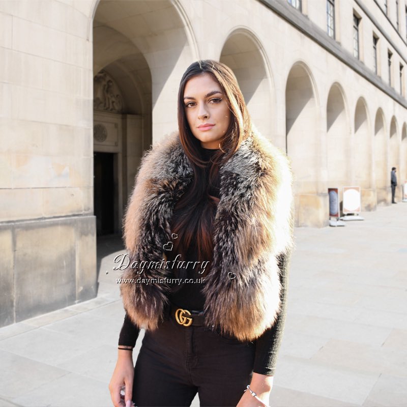 DAYMISFURRY's tweet photo. The epitome of winter luxury.
Love our deluxe fox fur collar so much๐#ootd #fur #foxfur #collar #collars #furcollar #furscarf #womenswear #womenfashion #womenstyle #womenoutfits #winterfashion #winterstyle #winteroutfit #winterscarf #wintercollar #picoftheday #fashionpost https://t.co/r0ETFV2IMc