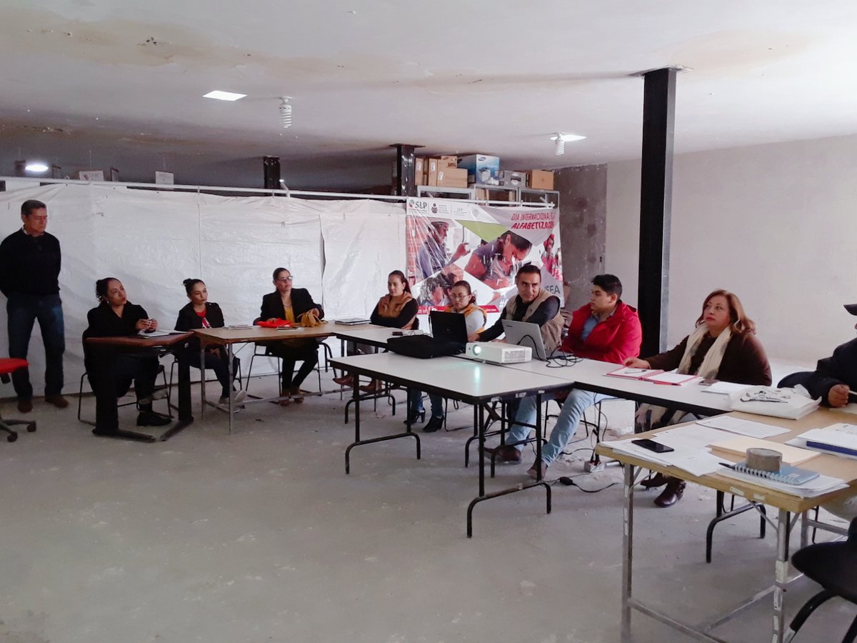 IEEASLP_cerrito's tweet photo. Iniciando el año con la Reunión de Balance Operativa correspondiente al mes de Enero así mismo, contamos con la participación del ING. Sergio García Martínez nuevo tutor de la coordinación de zona 2404
#VamosPorMas 
#juntosesmasfacil https://t.co/jAxHUFvPWO