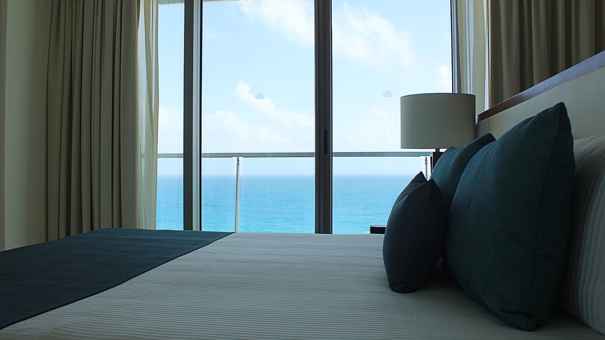 Deje que del Mar Caribe llene sus sentidos mientras se relaja en nuestra amplia Preferred Club Master Suite Ocean Front.

#TipViajero: Reserve en reservations.sevcu@secretsresorts.com y obtenga las mejores ofertas de último minuto en estadías de domingo a miércoles.