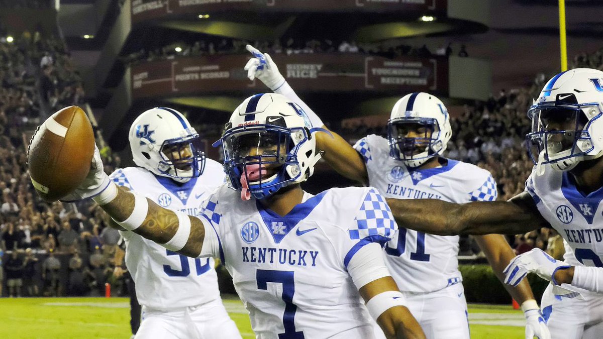 J2Croft's tweet photo. Extremely Blessed to Receive My First Offer From The university of Kentucky! 
#BBN💙 https://t.co/9TYwUV2TiV