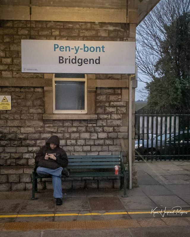 kaneold1's tweet photo. Waiting for the Train can be so boring.

Day 22/366

Taken on my Samsung phone as  it was in my hand, my cameras was in my bag and the train started to move.
.
.
@prilaga #streetphotography #travelgram #streetart #samsunggalaxy #streetstyle #mobile #brid… https://t.co/KVTVbTH803 https://t.co/RCXiYBfYo7