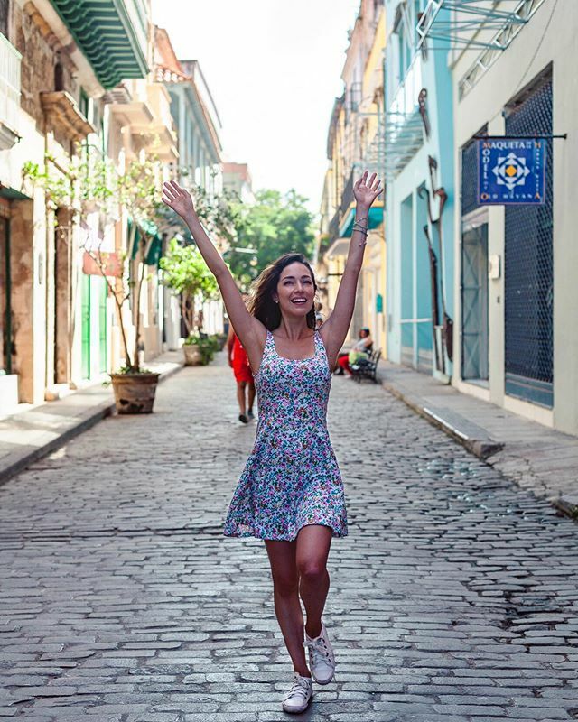 OdeRuiz's tweet photo. Dentro de 20 años estarás más arrepentido de las cosas que no hiciste que de las que hiciste. Así que explora, sueña, DESCUBRE. 🌻
.
.
📸 @conociendocubabnb
#deviajeconode #lahabana #cuba #travel #wcw #viajerosporelmundo https://t.co/BdrG0D1uR1 https://t.co/Hp0q4w7Usi