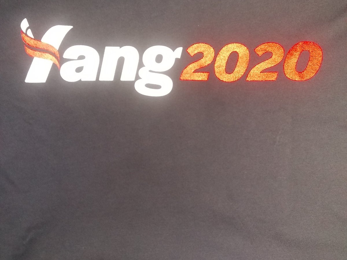 tuser5555's tweet photo. @Sarbury Or/n #TextBank too. I was just texting w a person in New Hampshire 🧢😀👏💙 #callforyang #textbankforyang #YangGang #Yang2020 #UBI #YangMonth #FreedomDividend #SecureTheBag #YangGang2020 #artistsforyang #iowaforyang #barsforyang https://t.co/BhIFv4aAfI