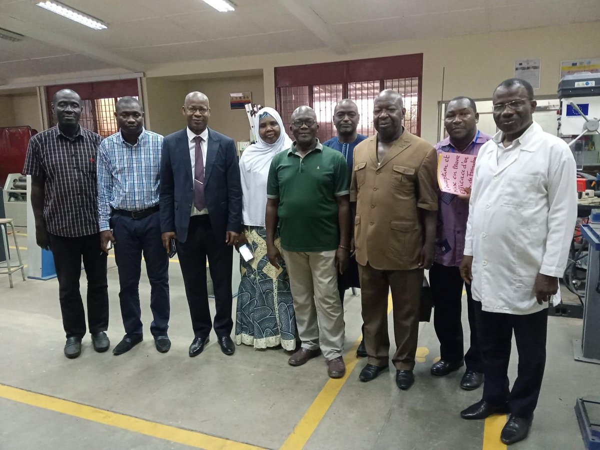 ipnetp's tweet photo. Séance de travail du DG @ipnetp M. BERTE ZAKARIA avec des auditeurs de l’ENSP (école de santé publique du NIGER) conduit par M. ONSIFOUAN J.P du CAMPC (Le Centre africain de management et de perfectionnement des cadres). @Educationci @mesrsci #CAMPC #civedu #NIGER #kpakpatoya https://t.co/qTOq7Wshcr