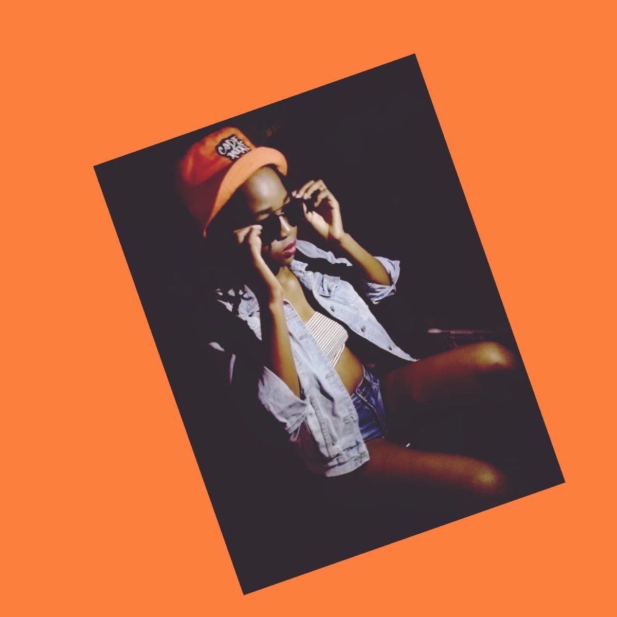 _CodeError's tweet image. Frame 1 : R150, Frame 2 : R200, Frame 3: Combo R300 Frame 4: R200
Dm to purchase
#CodeError #DontFollowTrendsSetThem