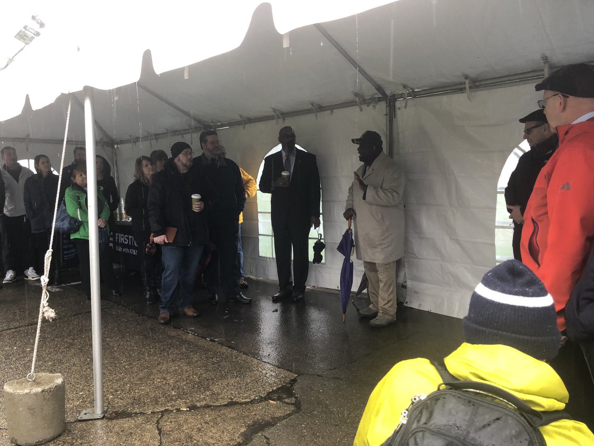 WANationalGuard's tweet image. Today members of the 10th Civil Support Team are in Olympia taking part in the AT&amp;amp;T FirstNet and network disaster recovery display at the capitol. During disasters communications professionals work together to ensure critical communication needs are being met.