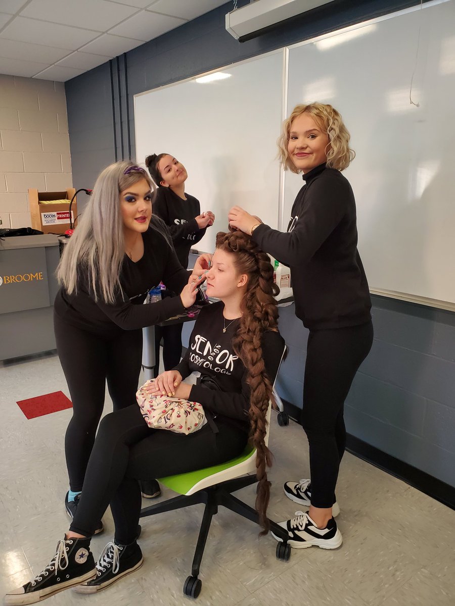 NBtboces's tweet photo. Senior cosmo students showing off their skills at Spark! Our stylists/artists are MaKenna, Maddie, Nelly and Anna. Great start ladies! @BTCareerTechED @MECSDSpartans @OAUpdate @UECSDTigers @ChenangoForksSD @sunybroome https://t.co/fCCitu6E1X