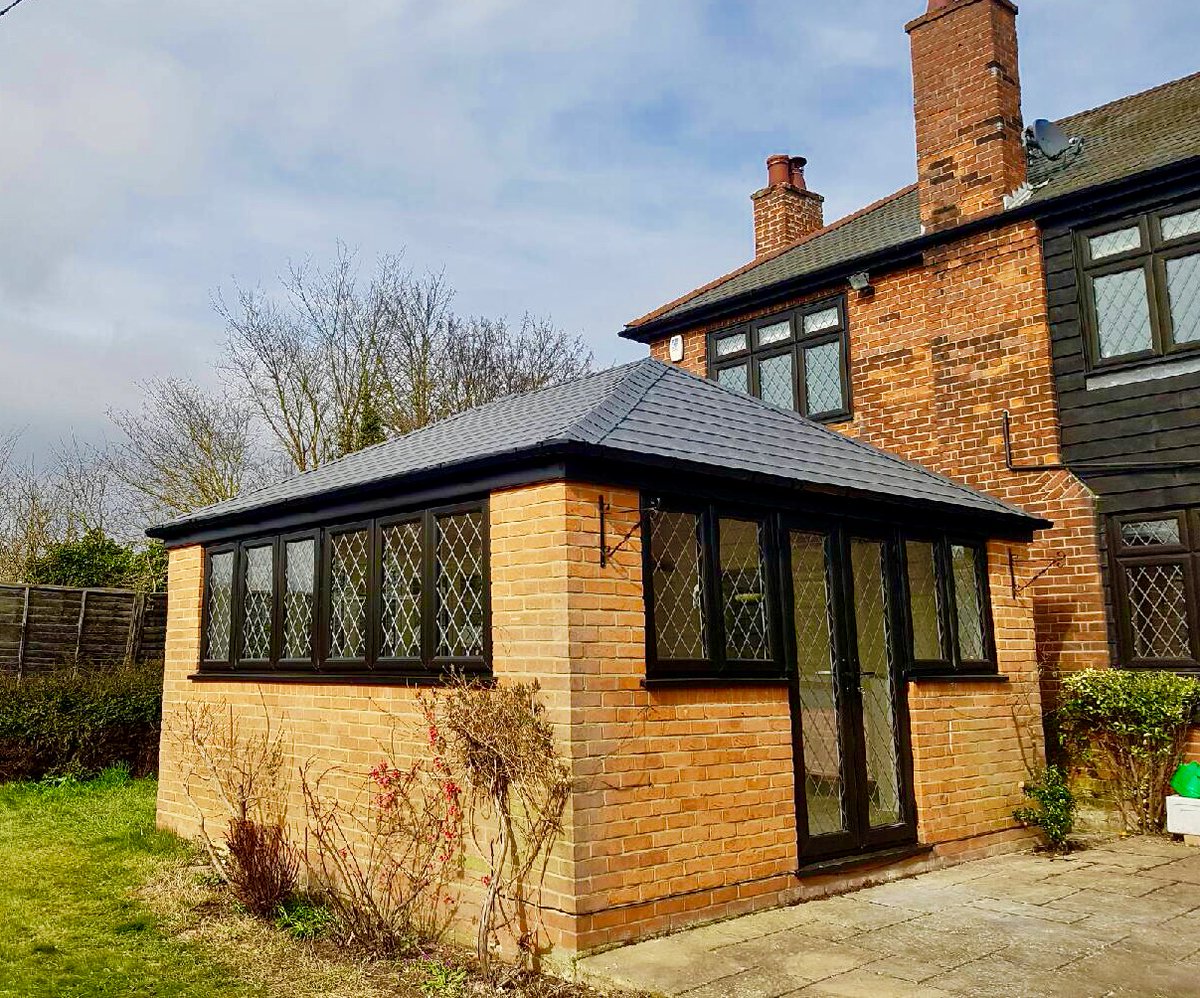 SupaLiteRoofs's tweet photo. Love the look of this #Tapco Tile roof replacement 🏠
Ask us about our range of colours 🎨!
Match your existing roof or contrast it to your own style
Get in touch 📞
#SupaLiteRoof #Roofing #TiledRoof #Roof #TapcoTiles #WednesdayWisdom https://t.co/42zVos2qIs