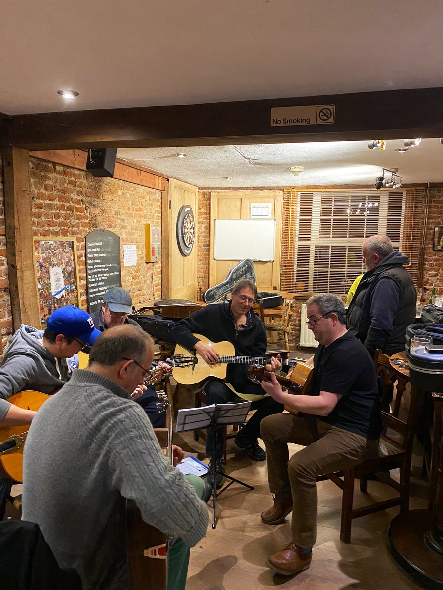 KentDjangoJam's tweet photo. Great first Djam of the year! Well swung everyone 🥰 next date coming soon...
#gypsyjazz #kent #kentgypsyjazzjam #djangoreinhardt #jamsession #acousticinstruments #kentdjangojam #frogandorangeshatterling https://t.co/vSFl6Cy3eL