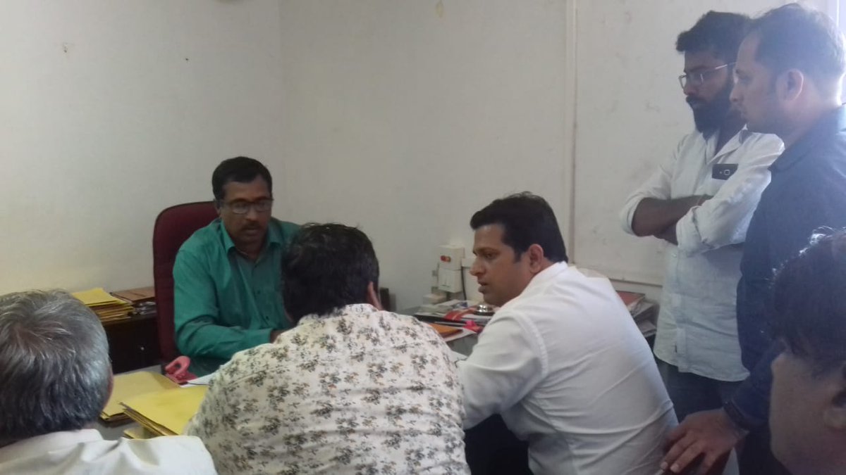 Jayeshvsal's tweet photo. Meeting with EE to address issue of irregular water supply in Reis Magos, Nerul area. Measures have been taken up and considered to resolve water issues.
#NerulForward https://t.co/7R511GZ5Xo