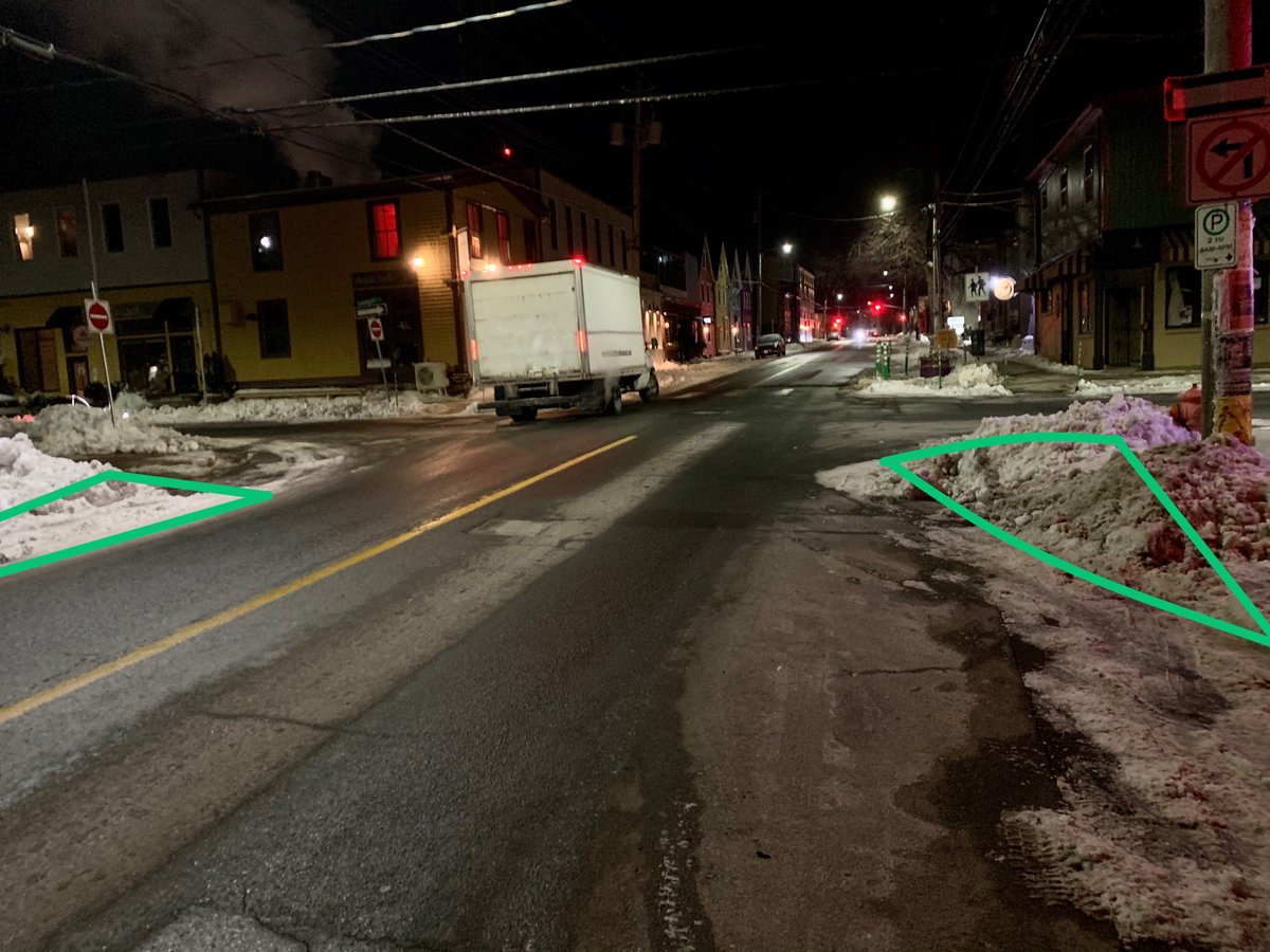 sneckdownhfx's tweet photo. Halifax installed these two bump-outs on Agricola as part of a pilot to “daylight” the intersection—preventing parked cars from blocking pedestrian sightlines.
Mother Nature just filled in the other two corners with sneckdowns for them. https://t.co/kDPWYGesGO