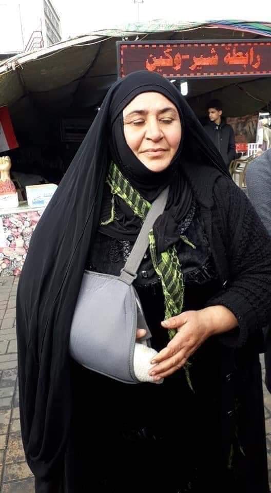 firasalsarrai's tweet photo. مابيج بس العافية امنه ام علي تصوبت بطلقة ورفضت تروح للبيت ورجعت لخيمتها...الله يحفظه.... البصرة https://t.co/GFY44Oo4qa