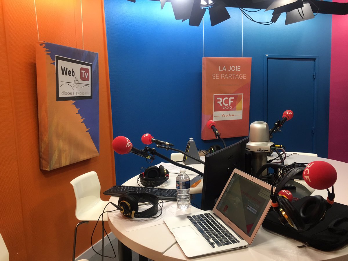 Fabien_Luzy's tweet photo. C’est parti pour l’enregistrement de l’émission « table ronde de l’orientation » sur RCF autour de Parcoursup et de l’orientation vers l’enseignement supérieur.
Diffusion : le 1er Février 2020 à 18h10
@stjoavignon @radiorcf @AvenirFactory 
#parcoursup #stjoavignon #orientation https://t.co/4xmIdMFYx4