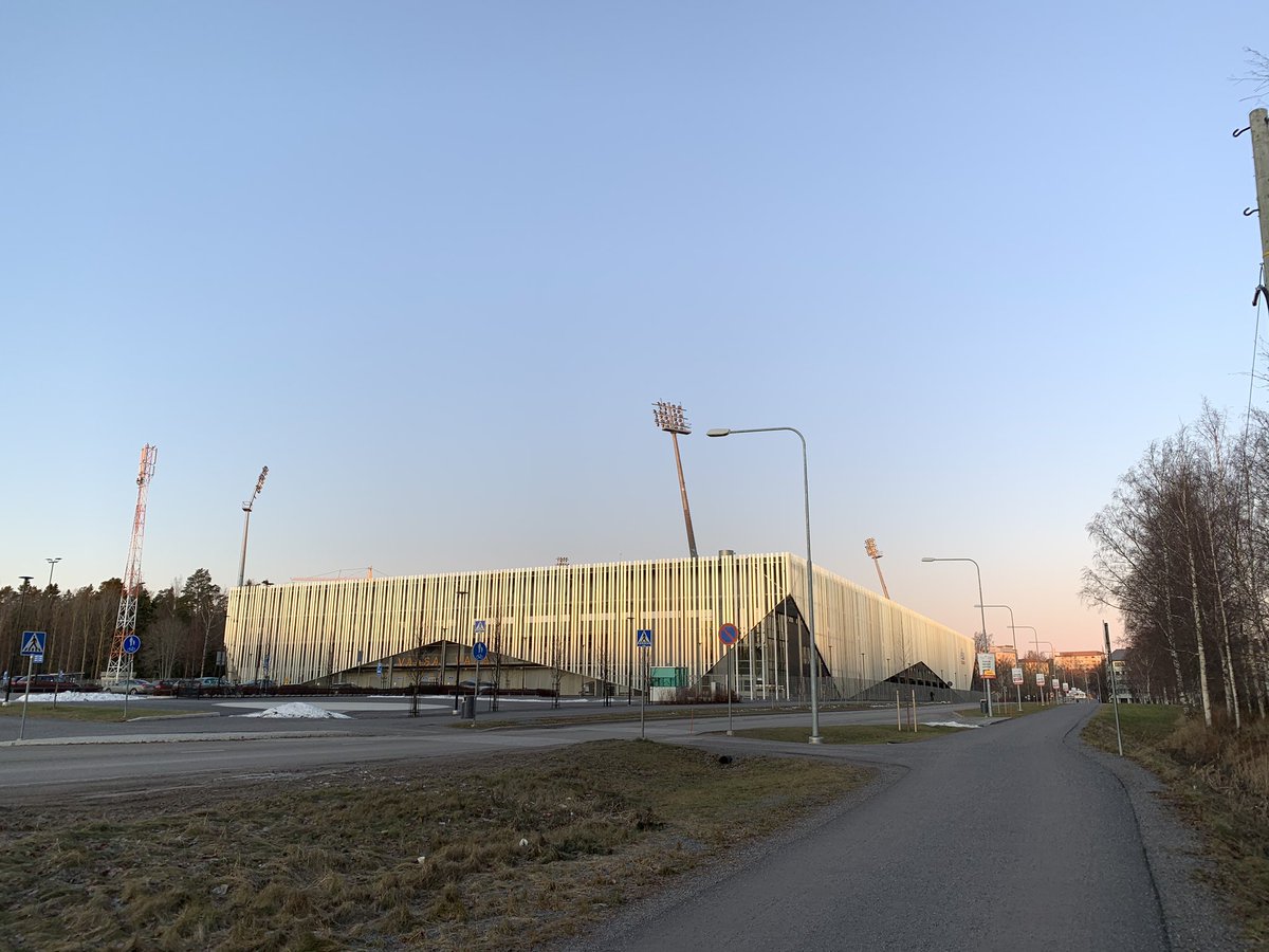 Elisa Stadionilla vielä vapaita vuoroja. Hakemuksen löydät kotisivuiltamme tai info@vaasanseudunareenat.fi 

På Elisa stadion finns det ännu lediga turer. Ansökningsblanketten hittar du på vår hemsida eller 
info@vasaregionensarenor.fi 

vaasanseudunareenat.fi