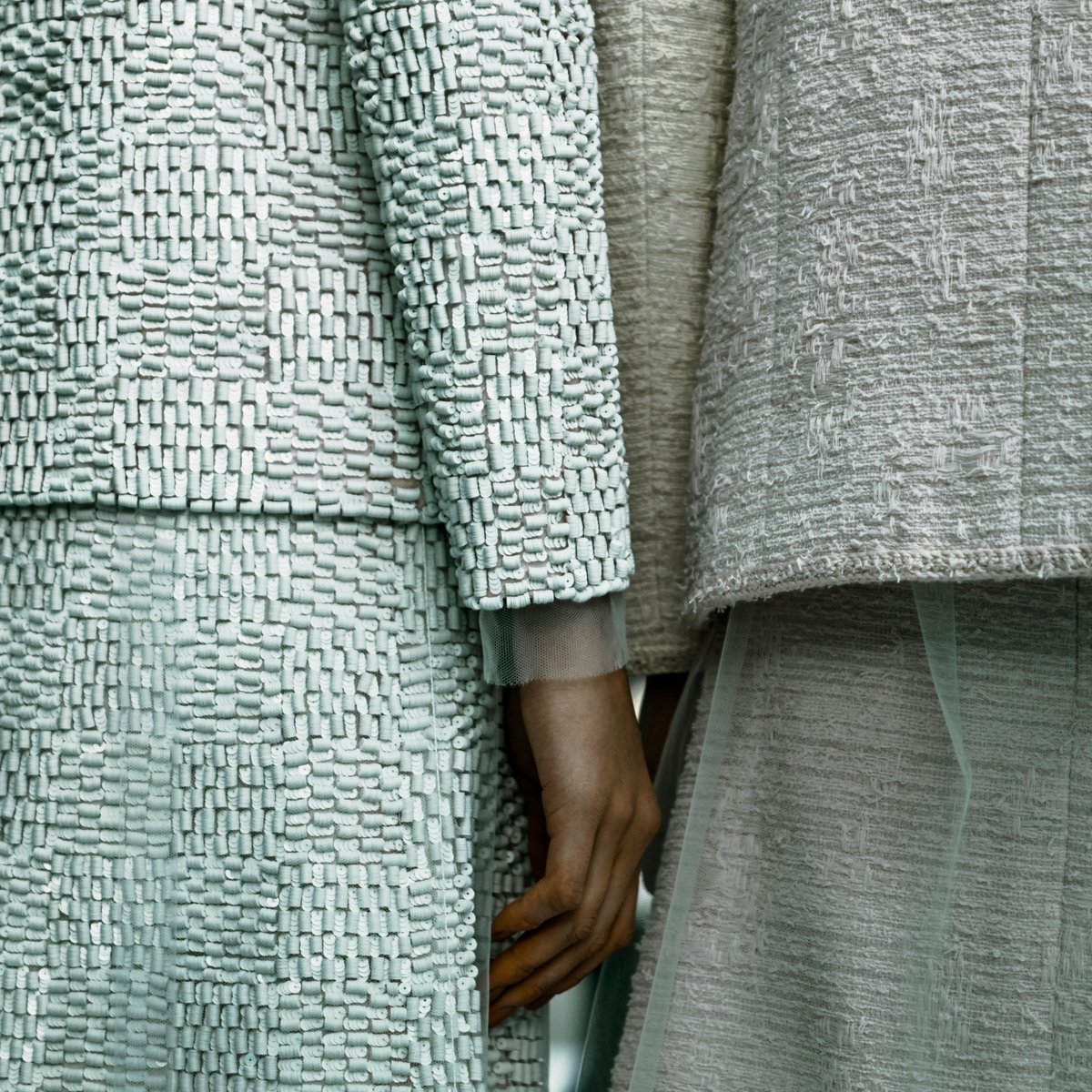 CHANEL's tweet photo. A walk in the cloister garden... Highlights of Virginie Viard’s CHANEL Spring-Summer 2020 Haute Couture show, photographed by Jack Davison.
#CHANELHauteCouture
More on https://t.co/PdDjYMtwEK https://t.co/KnsGb5YEth