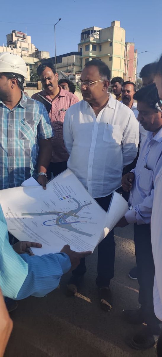 dineshgrao's tweet photo. ಇಂದು ಸಂಜೆ ನನ್ನ ಮತಕ್ಷೇತ್ರ ವ್ಯಾಪ್ತಿಯಲ್ಲಿ  ಓಕ್ಲಿಪುರ 8 ಪಥ ಕಾರಿಡಾರ್ ಯೋಜನೆಯ ಕಾಮಗಾರಿಯು ಶೇ 80 ರಷ್ಟು ಮುಕ್ತಾಯಗೊಂಡಿದ್ದು, ಇನ್ನುಳಿದ ಕಾಮಗಾರಿಗಳನ್ನು ಅತಿ ಜರೂರಾಗಿ ಪುರ್ಣಗೊಳಿಸುವ ಸಲುವಾಗಿ  ಬಿ.ಬಿ.ಎಂ.ಪಿಯ ಕೇಂದ್ರ ಯೋಜನೆ, ಬೆಂಗಳೂರು ಜಲ ಮಂಡಳಿ ಮತ್ತು ರೈಲ್ವೆ ಇಲಾಖೆಯ ಅಧಿಕಾರಿಗಳೊಂದಿಗೆ ಸ್ಥಳ ಪರಿಶೀಲನೆ ನಡೆಸಿದೆನು. https://t.co/PwEsKn4Xx1