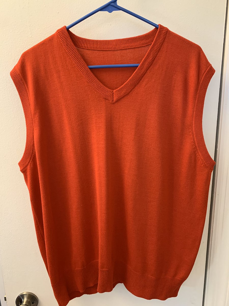 MMTonyB's tweet image. When the weather gets below 50 in Florida, you know what time it is?! #SweaterVests &amp;amp; #FinalTables 🥶