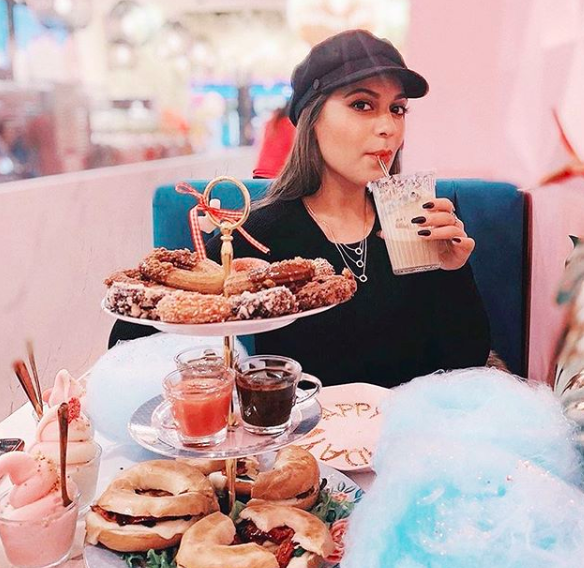 Fraser Suites Queens Gate (@fsqueensgate) on Twitter photo Enjoying a midweek indulgence at <a href="/ChurrosKnot/">TheKnotChurros</a>, only a brisk walk from us! β¨
(πΈ: its.aseil on IG) #LondonLuxury #LondonTips #WonderLustLondon #LondonCollective #MyLondon #LondonCityWorld #Culturetrip_ldn #TheLondonLifeInc #LondonPhoto Enjoying a midweek indulgence at <a href="/ChurrosKnot/">TheKnotChurros</a>, only a brisk walk from us! β¨
(πΈ: its.aseil on IG) #LondonLuxury #LondonTips #WonderLustLondon #LondonCollective #MyLondon #LondonCityWorld #Culturetrip_ldn #TheLondonLifeInc #LondonPhoto