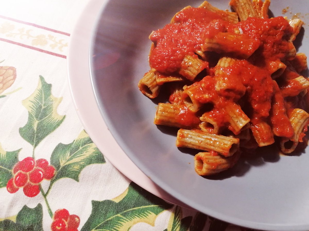 Strabuonocanapa's tweet photo. Healthy products with #Strabuono 😊pasta, snacks, cookies, flour, beer, seeds and....surprise😋➡️if you want : https://t.co/DutZdaSzjw
#mangiarecongusto #eatingwell #eatcleanfood #eatcleaning #Strabuono #foodideas #foodgasm https://t.co/uhvWZLjoM1