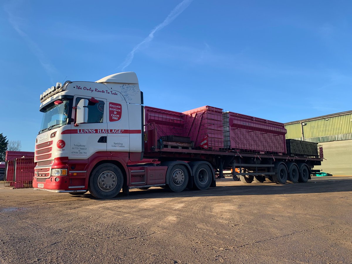 PremierPits's tweet photo. A 13m Premier DVSA Testing Pit and tunnels left the yard for Aylesbury earlier in the week. These are the first sections of a twin-lane, with the second 13m to follow. #PremierPits #BirthplaceOfTheSteelPit #TheOriginalSteelPit #UKsNumberOne #PinkPits https://t.co/HVnFLc7BQB