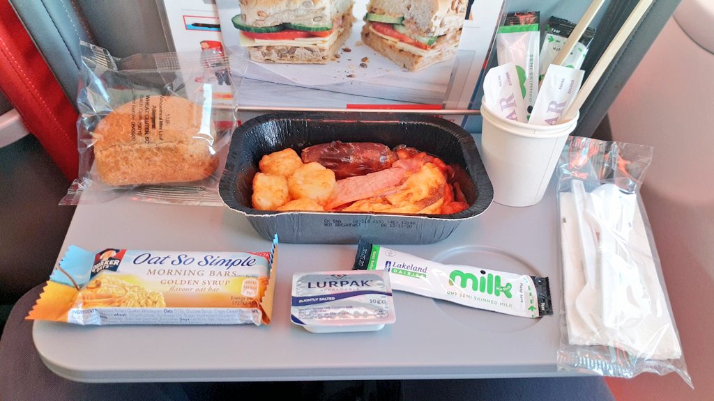 OnBoardHD's tweet photo. Recién aterrizados en Tenerife Sur procedentes de London-Stansted con Jet2.
Volar con aerolíneas vacacionales siempre tiene un punto extra. Ambiente y servicios un tanto distintos a un vuelo regular. Gran experiencia, como no podía ser de otra manera.
😎✈ https://t.co/81WcThQokr