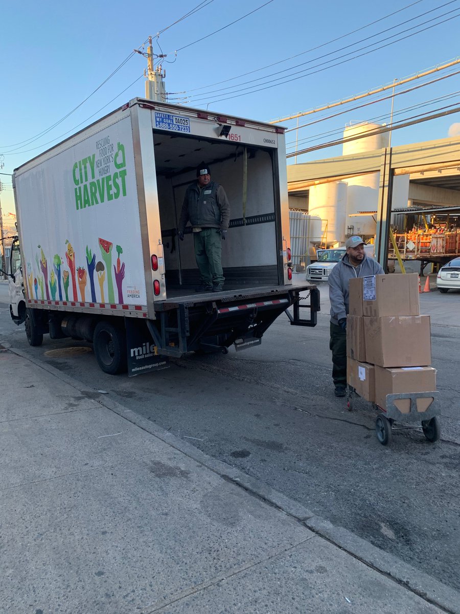 AwiscoWelding's tweet photo. AWISCO’s donation boxes were picked up by @CityHarvest
 this morning. Thank you to all who donated and helped in providing food and goods to those in need! 💌 https://t.co/McAEFcWAbd