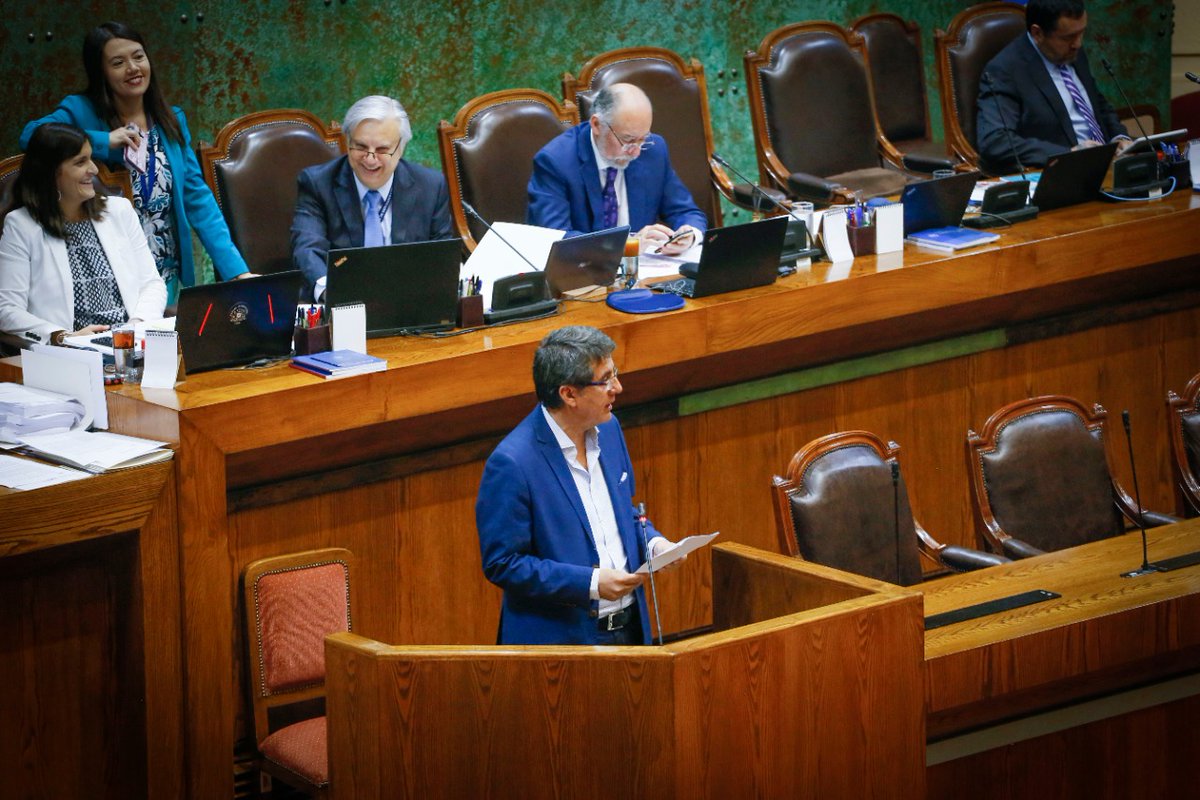 Hoy en la sala de la <a href="/CamaraDiputados/">camara diputados</a> votaremos la Reforma Tributaria que recaudará USD 2.200 millones adicionales sin considerar potencial crecimiento. Fundamental para otorgar certezas y lograr el financiamiento de la #agendasocial. Respuestas concretas a las demandas sociales.