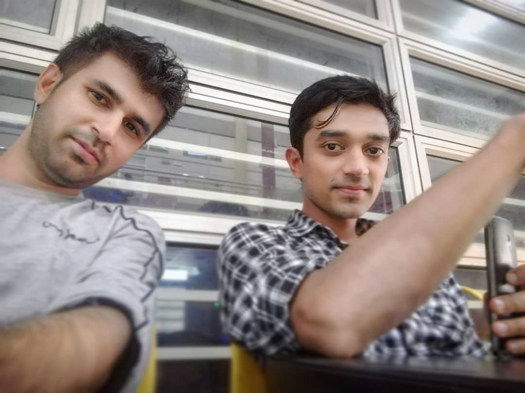 anskfz's tweet photo. The only person I would like to eat with him is Mr.Huzaifa from India because he’s the only person on earth eating slower than me .
#anskf https://t.co/jXwgsLC2kc