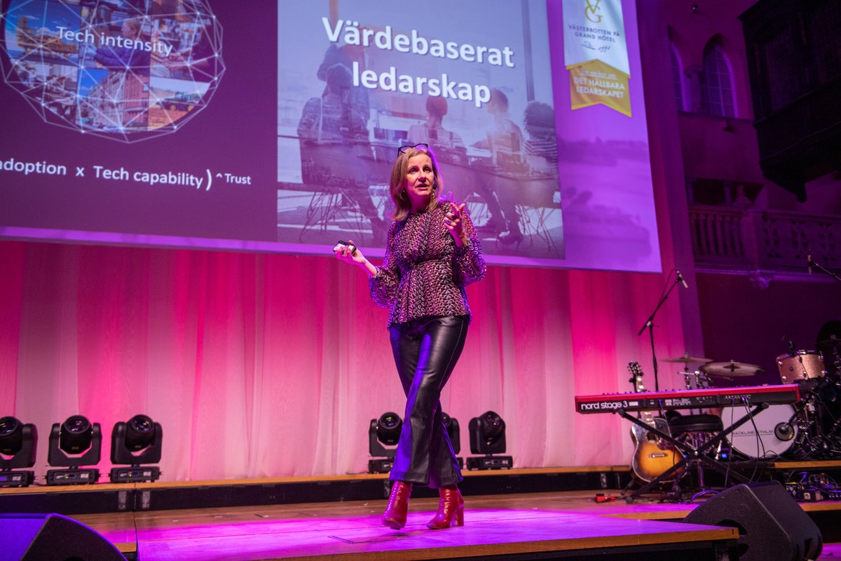 I går pratade <a href="/hbarnekow/">Helene Barnekow</a> om värdebaserat ledarskap i en värld av förändring under ett event på Grand Hôtel tillsammans med <a href="/RegionVbtn/">Region Västerbotten</a> #techintensity #värdebaseratledarskap #nyamöjligheter