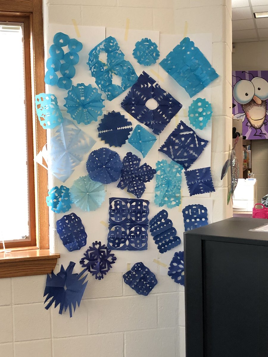 DrTcbethea's tweet photo. As our staff made snowflakes as part of a bonding activity we are reminded that “Our souls are like snowflakes, all different and all beautiful”❣️ https://t.co/tFNdO2A3zA