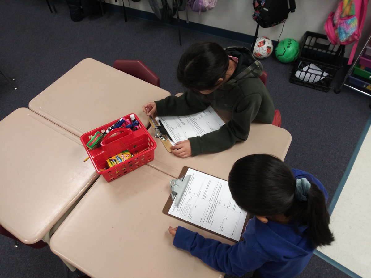 UAlvarez's tweet photo. Interactive math lesson! Way to go Mr. Soto! #7Stepsinaction #chooseandchat #lead4ward @bonnertylerisd @srburns0124 @StacyWild4 @StantonStantons #Mightybees #FW2 https://t.co/z8aTGBo7m9