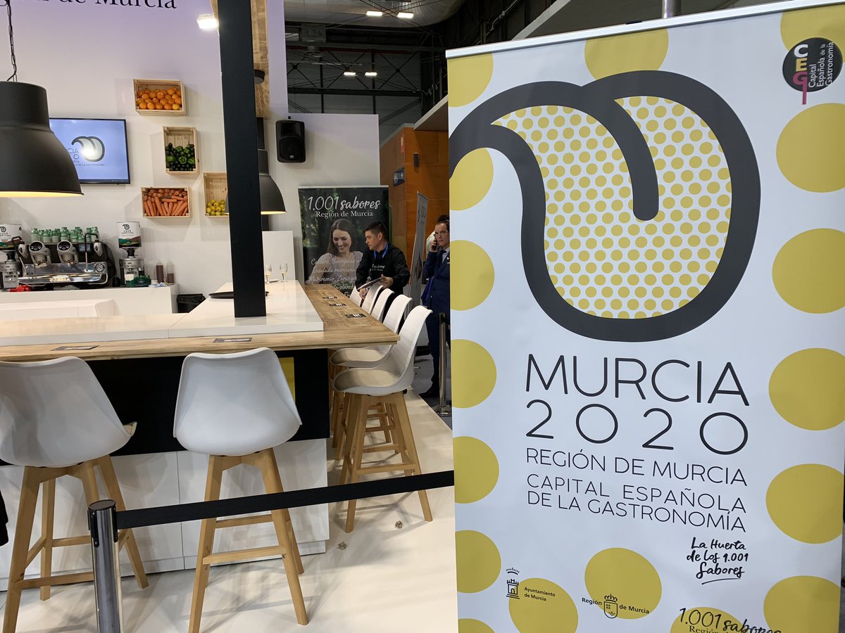 SER_Murcia's tweet photo. ¡Ñam Ñam! #Murcia ha recogido de #Almería el testigo como capital gastronómica 2020 🍋 en #FITUR2020 @AytoMurcia @TurismoRMurcia 👅 https://t.co/HWU9XRZTJ2