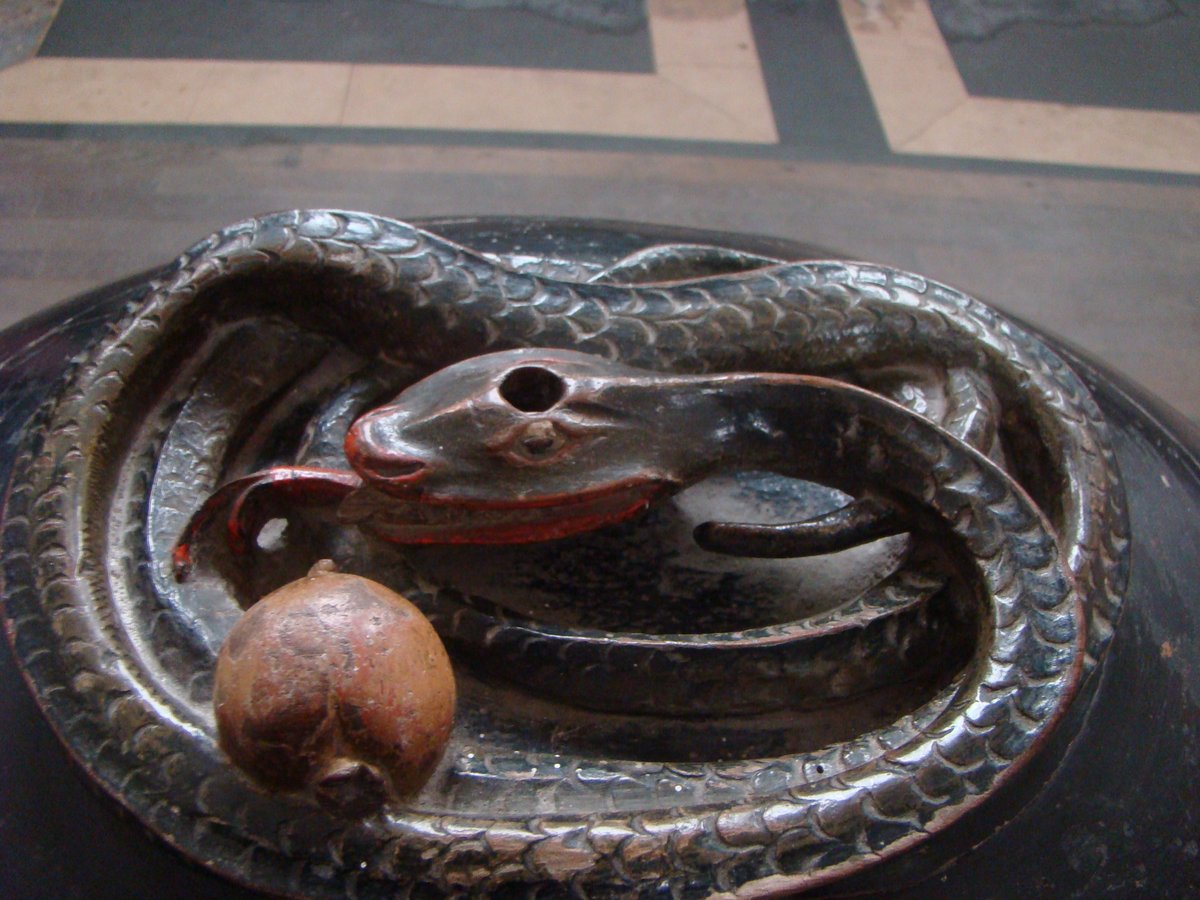 cotentinologue1's tweet photo. #AnimalsInChurchesHour #snakesAndLizards
Snake on fonts wooden cover (C18?)
#Coutances #Cotentin https://t.co/Z1xreCANRB