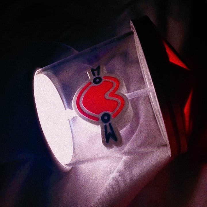 grplandd's tweet photo. Wachos, yo tengo el lightstick de Momoland y puedo decir que es la cosa más hermosa del mundo ❤️🥺

#StanMomoland #Momoland #Lightstick @MMLD_Official https://t.co/3JKt49CrCc