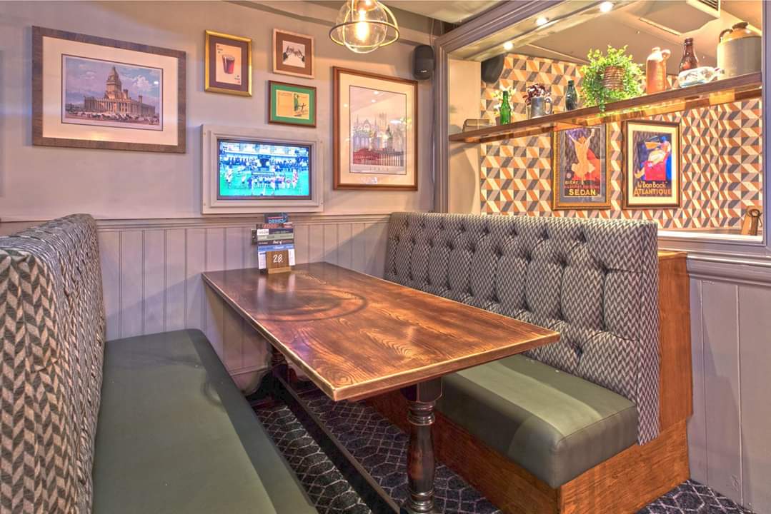 BeckDV8Designs's tweet photo. DV8 recently completed The Merchant, a lively sports pub in Leeds City Centre.
We have revamped the interior to make a brighter, more inviting day time venue whilst also creating a new dance floor area with improved effects lighting to transform the premises during the evenings🕺🏻 https://t.co/jEWfAWTKwv