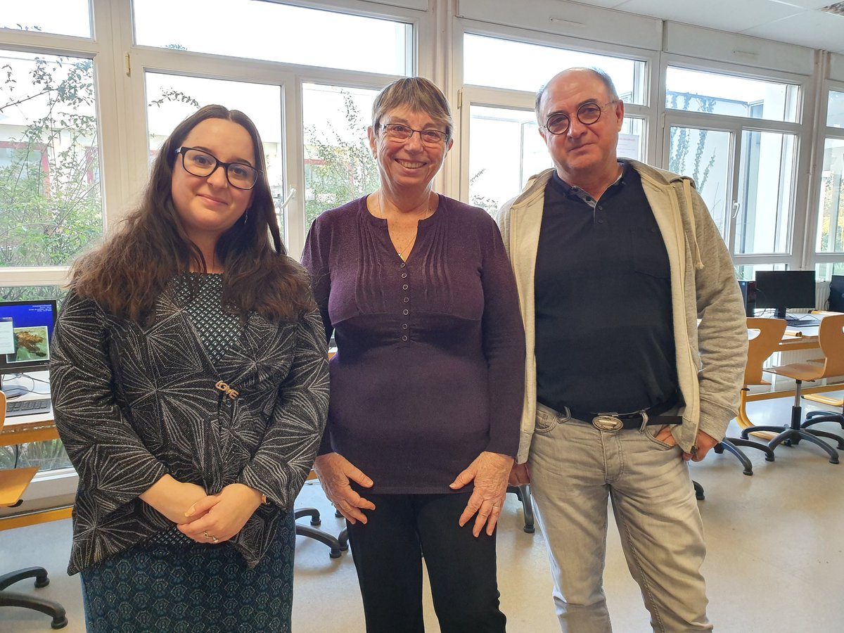 cbpbaste's tweet photo. Lancement #AteliersNumeriques dans 5 #Collèges @departement17
1ère bénéficiaire avec Camille Club Informatique #VauxsurMer &amp; Claude Foucher @OrangeSolidariT
Partenariat #InclusionNumerique @NetSolidaire pr parents &amp; habitants #LaTremblade #LaRochelle #Saintes #Archiac #Montendre https://t.co/8VVe2lEOWU