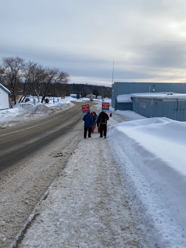 KristanRooke's tweet photo. Photos from GOPS in Nipigon, Ontario for day 2 of strike rotations in Superior Greenstone @EtfoSuperior @ETFOeducators #ETFOstrike #ETFOstrong #cutshurtkids https://t.co/IVdlWSUKuu