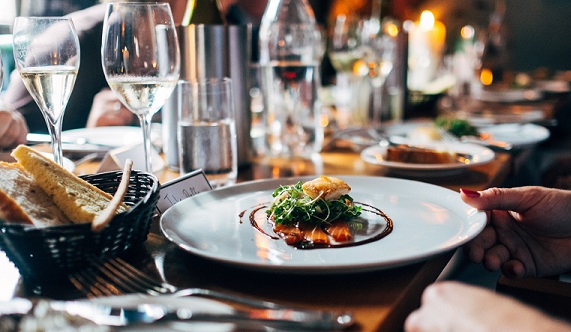 OakvilleDwntown's tweet photo. Calling all foodies! Mark your calendars for A Taste of Oakville, Feb 19 to Mar 4. During this event, participating restaurants will be offering prix-fixe menus for lunch &amp; dinner, allowing you to enjoy some of Oakville's best food at a discount. https://t.co/ZVPelj9RMY https://t.co/oRoKkF50fr
