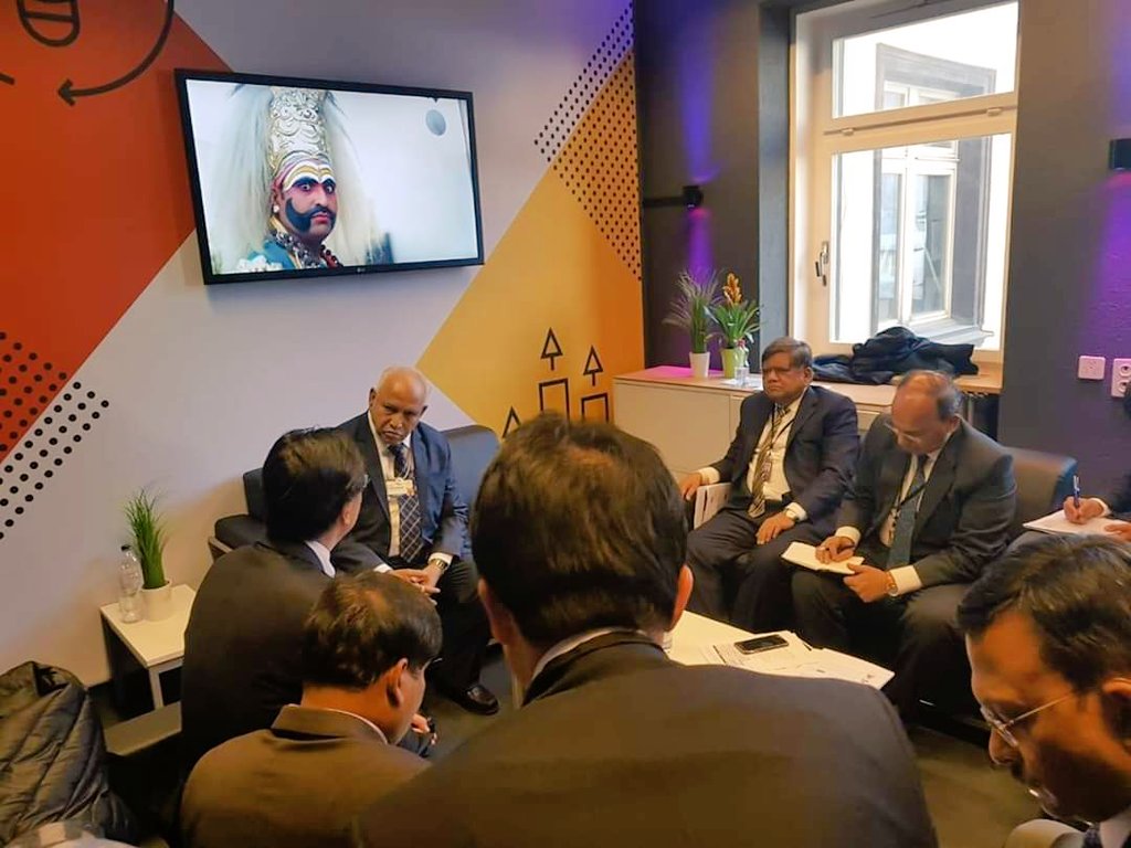 JagadishShettar's tweet photo. Along with CM Shri @BSYBJP held discussions with Lakshmi Mittal, CEO, Arcelor Mittal, Shruti Shibulal Tamer, Resort  Group, Florence Verzelen, Executive Vice President (Industry Solutions) #DassaultSystem and NEC Group meeting during the #WorldEconomicForum2020 @Davos. https://t.co/lHhFuHoak0