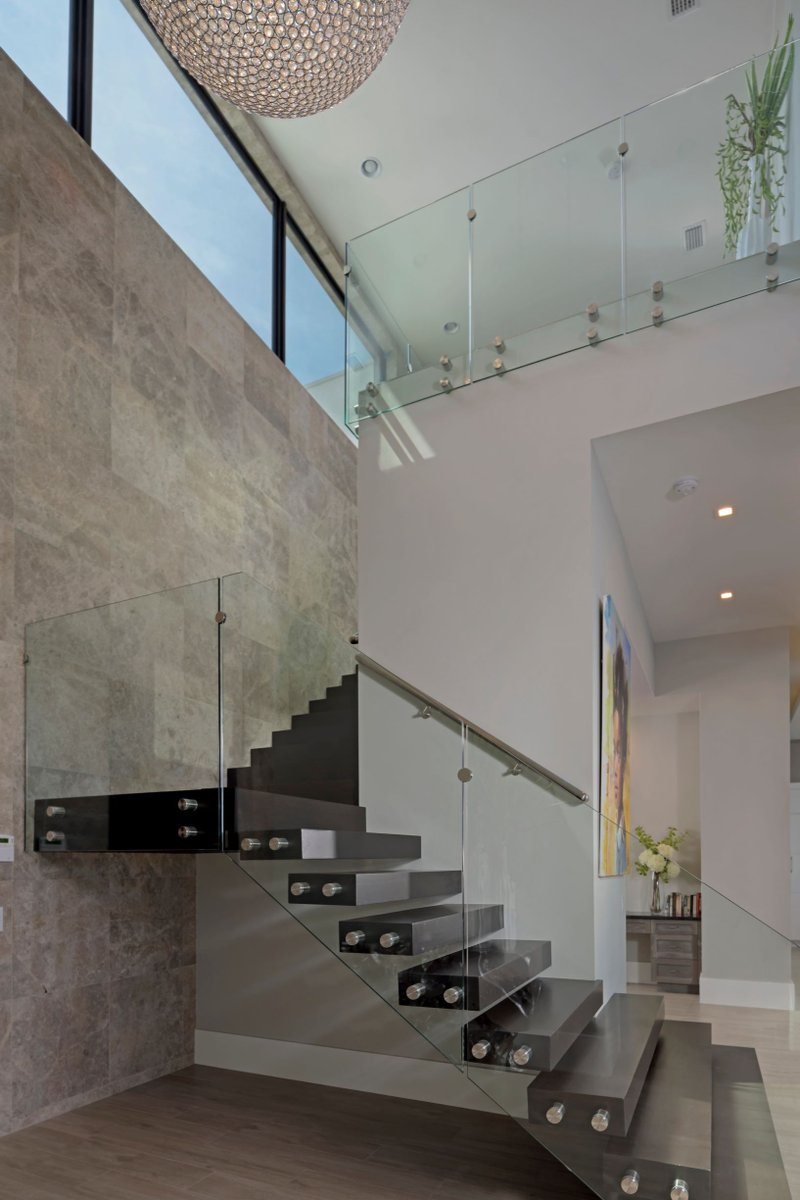 ClaytonBuilds's tweet photo. When function becomes art form. A look at several beautiful staircases we have built over the years from Modern to Contemporary to Traditional. 

#CustomHome #CentralFL #CustomStaircase #ArtisticStairs #StaircaseDetails https://t.co/zNZZxIfsZj