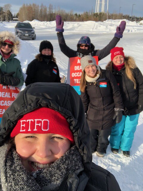 KristanRooke's tweet photo. Photos from Geraldton on day 2 of rotating strikes for @ETFOeducators in Superior-Greenstone #ETFOstrike #ETFOstrong #cutshurtkids @EtfoSuperior https://t.co/1G3PJWToZO