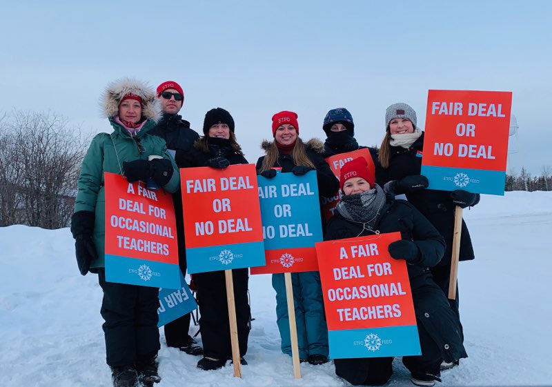 KristanRooke's tweet photo. Photos from Geraldton on day 2 of rotating strikes for @ETFOeducators in Superior-Greenstone #ETFOstrike #ETFOstrong #cutshurtkids @EtfoSuperior https://t.co/1G3PJWToZO