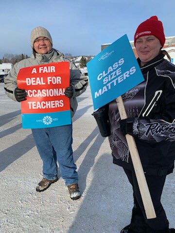 KristanRooke's tweet photo. Photos from Manitouwadge on day 2 of rotating strikes for @ETFOeducators in Superior-Greenstone #ETFOstrike #ETFOstrong #cutshurtkids @EtfoSuperior https://t.co/HT4dTuW9JN