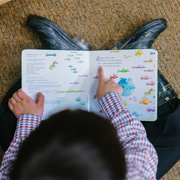 Clarksville_PR's tweet photo. Reading Round-up is designed for children with a creative but energetic personality. We will be serving a simple snack &amp; reading a story! After, the group will have an activity that is related to the book. 📚 

Pre-registration is required.
https://t.co/T6SdU95Y0T https://t.co/6joOtRy430