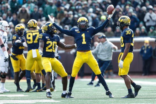 DaylenEverette's tweet photo. Extremely excited to receive an offer from the University Of Michigan!〽️ #GOBLUE https://t.co/M6htO8DfcQ