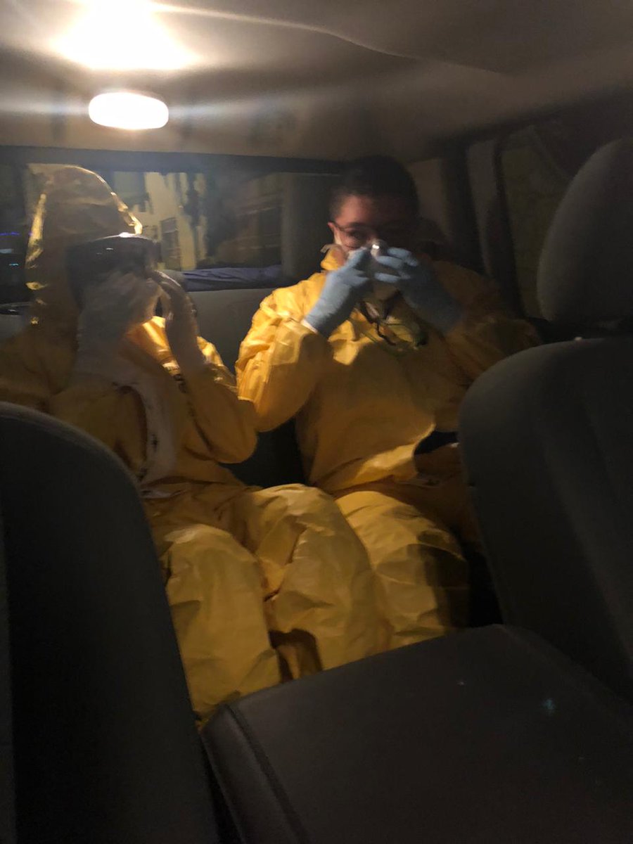 JuanMan50715586's tweet photo. El InDRE toma muestra en Reynosa Tamaulipas  de posible Coronavirus @HLGatell @lopezobrador_ **InDRE vive** https://t.co/8escobycT1