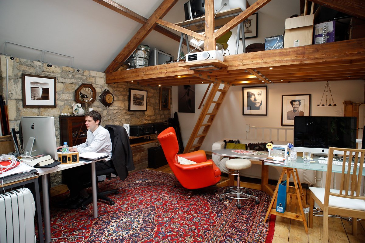 gromitburger's tweet photo. Stylishly refurbished office / studio space to suit up to six people on Old Orchard, just off Walcot St, opposite Walcot House. 2 minute walk to Bath city centre. Lovely light, airy space with mezzanine. https://t.co/JnpFVgmVQP