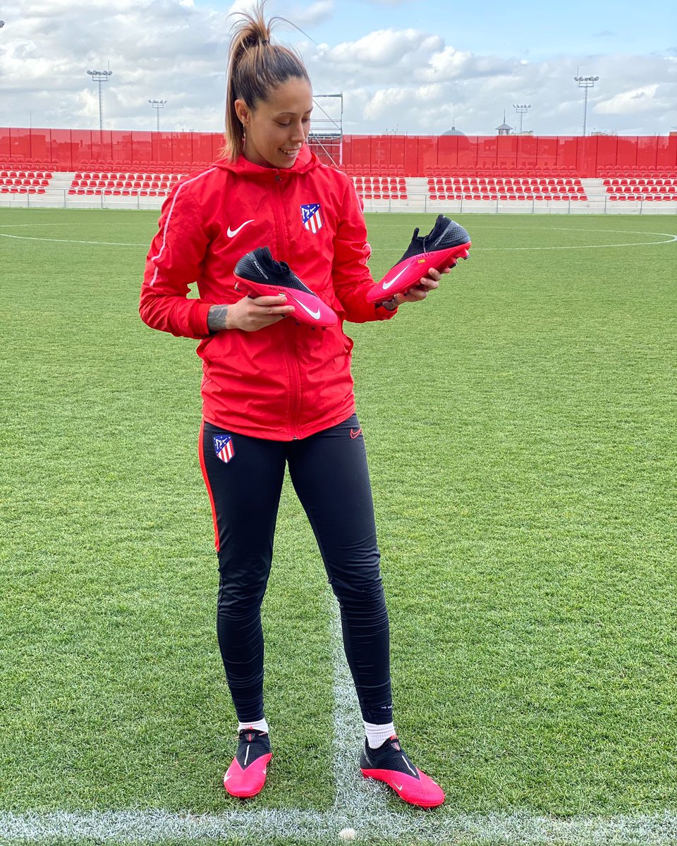 Lola_Gallardo1's tweet photo. ¿Os gustan tanto como a mi? 🙏🏼🤩 #PhantomVSN2 @nikefootball https://t.co/4BW5doGgno
