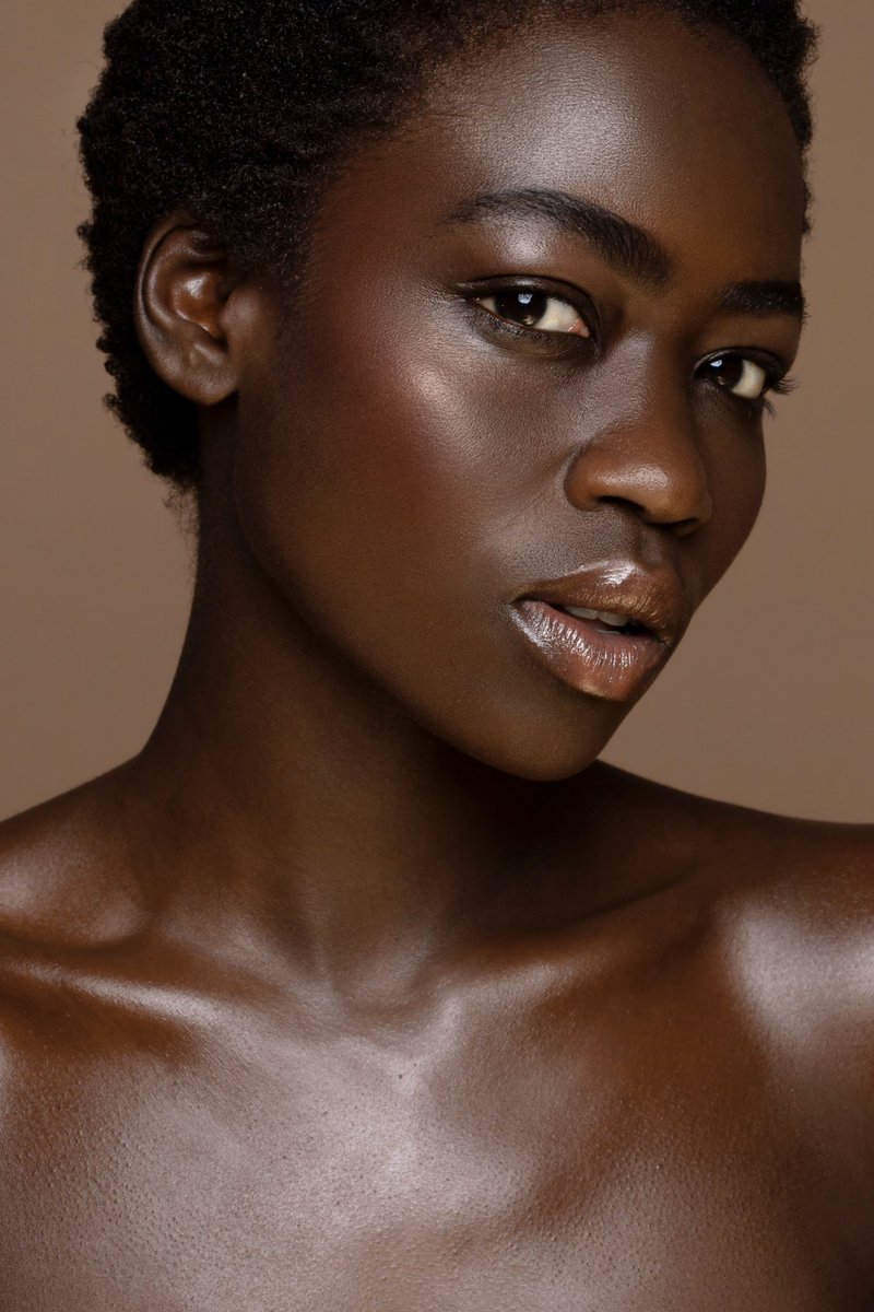 olive_sang's tweet photo. Always lovely working with @iuliadavid 
Make up by this lovely lady. @sarahkhan
Cc @zone_models 
@bossmodelsjhb @bossmodelsa 
#beautyeditorial #london #zonemodels #fashion #photography https://t.co/sMJNA9lkyf